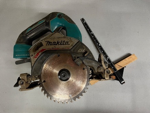 マキタ 14.4V 125mm  充電式マルノコ HS472D