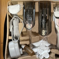 Panasonic ER-GR81 バリカン 充電器付きの画像