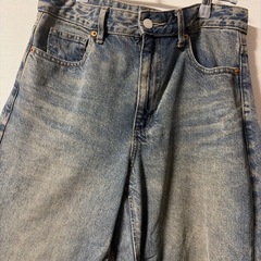 GU   バレルレッグジーンズ　Mサイズの画像