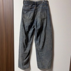 GU   バレルレッグジーンズ　Mサイズの画像