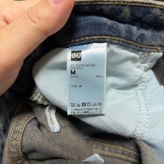 GU   バレルレッグジーンズ　Mサイズの画像