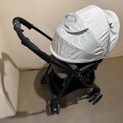 コンビ　ベビーカーの画像