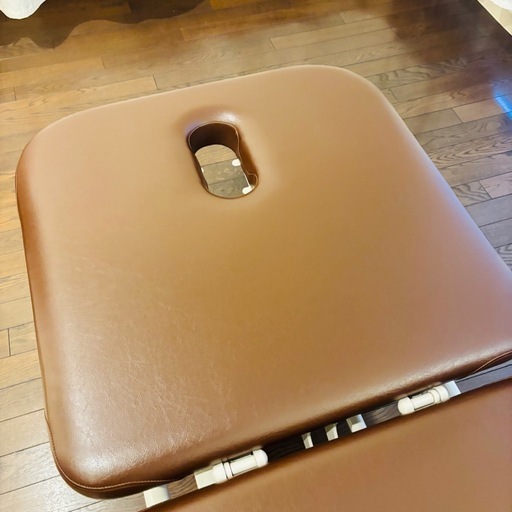 高田ベッド　電動昇降　 マッサージベッド エステベッド　 施術ベッド　リクライニング式