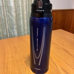 スポーツ保冷水筒1.5リットルの画像