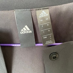 adidasアウターの画像