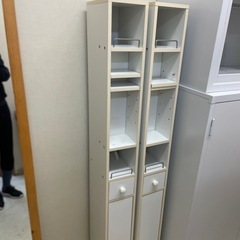 トイレ等のスリム収納棚2セットの画像