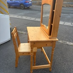 ドレッサー、鏡台、机、椅子セットの画像