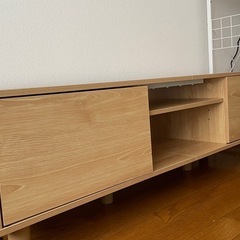 テレビボードの画像