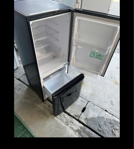 NO B928?福岡市内配送設置無料✨?三菱 2ドア冷蔵庫（146L） MR-P15Z-B サファイアブラック