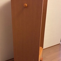 ピノコロ　ハンガーラックと絵本ラックの画像