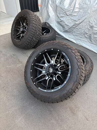 XF OFFROAD XF222  139.7 20インチ