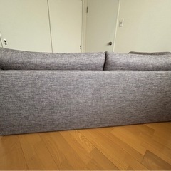 グレーのファブリックソファ 2,3人掛け 引取り限定の画像