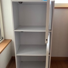 扉付きカラーボックスの画像