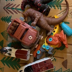車電車、恐竜おもちゃの画像