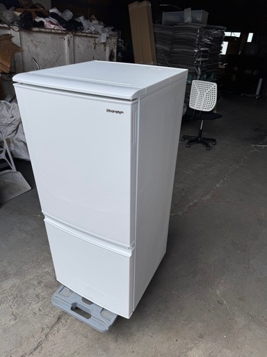 シャープ　ノンフロン　137L 冷凍冷蔵庫 2019年製　美品