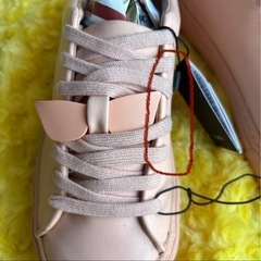 ZARAスニーカー ピンクおしゃれ 新品未使用 スペイン発人気カジュアルブランドの画像