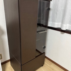 収納キャビネット ガラス扉付き の画像