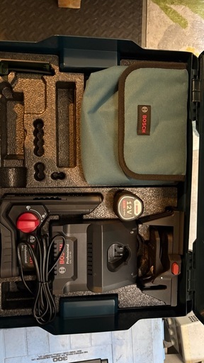 Bosch GLL 3-80 CG グリーンレーザー墨出し器 フルセット（純正ケース付）
