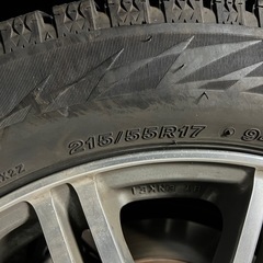 スタッドレスタイヤ 215/55R17 アルミホイール付き 4本セット「3/30までに処分予定」の画像