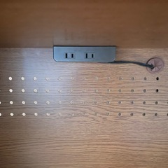 キッチンボード　食器棚の画像