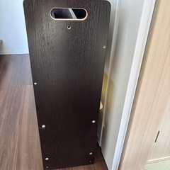 おもちゃ箱　本棚の画像