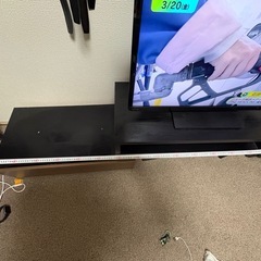 伸縮可能テレビ台の画像