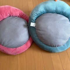 ダイナソーガブガブクッション　2個まとめての画像