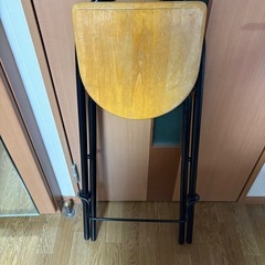 折りたたみ椅子の画像