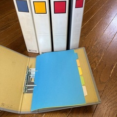 A4サイズのパイプ式ファイル5冊セット　事務用品　文房具の画像