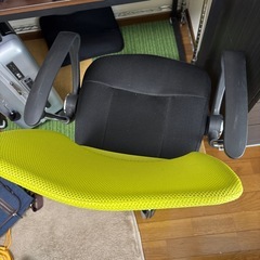 肘付きチェアーの画像