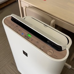 【超美品‼️】シャープ 18畳用 加湿空気清浄機 プラズマクラスター 花粉モード搭載 2018年製 ホワイト♪の画像