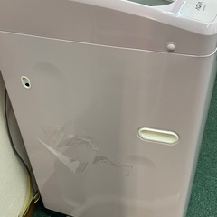 稼働　AQUA 洗濯機 ピンク　7キロ　2019年製　の画像