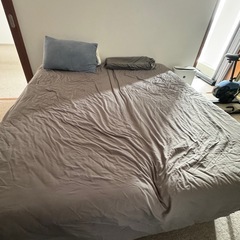 お譲りします　シングルマットレス×2＋ベットフレームの画像