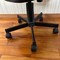 高さ調整可能　デスクワーク用　椅子の画像