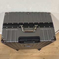大型スーツケースLサイズの画像