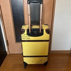 ベネトンキャリーケースの画像