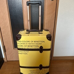 ベネトンキャリーケースの画像