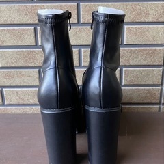 ハイカット 厚底ブーツの画像