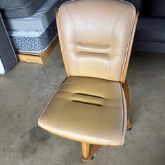 ダイニングテーブル、イスの画像