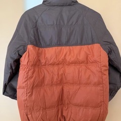 UNIQLOライトダウンジャケット M オレンジ×ブラウン 収納袋付 クリーニング済み‼️😄の画像