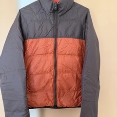 UNIQLOライトダウンジャケット M オレンジ×ブラウン 収納袋付 クリーニング済み‼️😄の画像
