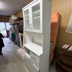 食器棚　棚の画像