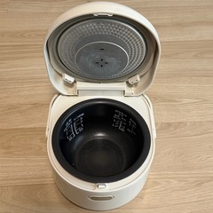 【今日か明日引き取れる方優先】Panasonic IH炊飯器（3合）しゃもじ付きの画像