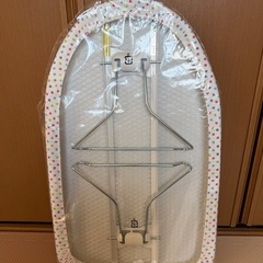 受付中です❗️新品脚付アイロン台の画像
