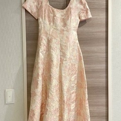 花柄ワンピースの画像