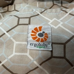 ergobaby 抱っこ紐 ベビーキャリア エルゴ フード付き インファントインサート 各2セット   の画像