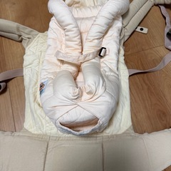 ergobaby 抱っこ紐 ベビーキャリア エルゴ フード付き インファントインサート 各2セット   の画像