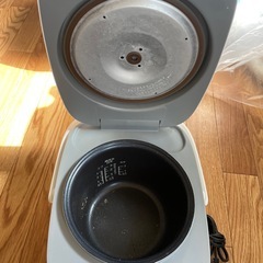 炊飯器の画像