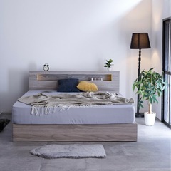 【ほぼ新品】クイーンベッドのベットフレーム【ベッドフレームのみです】の画像