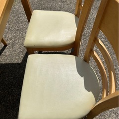 ダイニングテーブルの画像